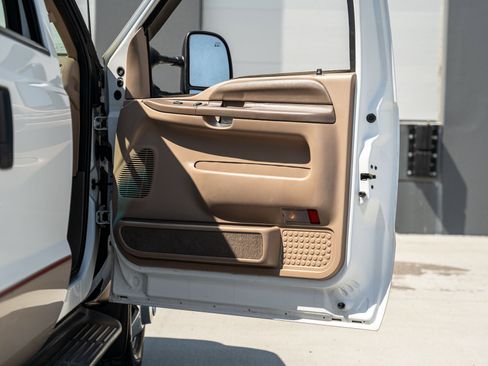 Used 1999 Ford F350 4x4 Crew Cab DRW Super Duty image 32