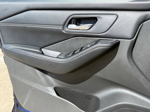 Used 2026 Nissan Rogue SL FWD image 21