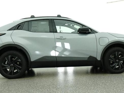 New 2026 Toyota C-HR AWD/4WD image 27
