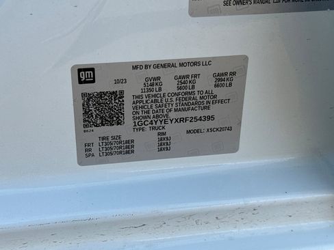 Used 2024 Chevrolet Silverado 2500 ZR2 w/ Technology Package image 32