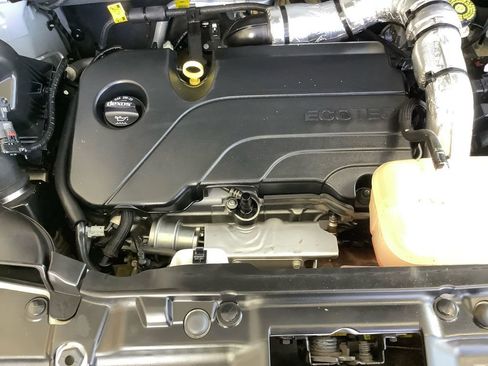 Used 2022 Chevrolet Trax LS w/ Tint and Cruise Package image 21