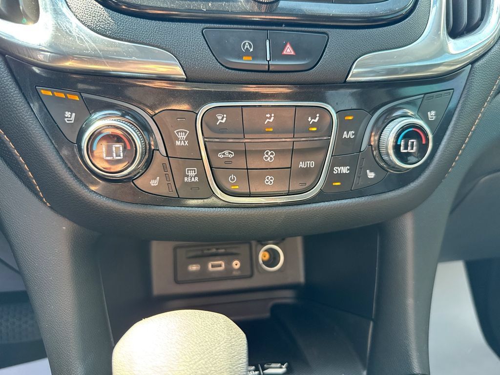 Used 2023 Chevrolet Equinox Premier AWD/4WD image 26