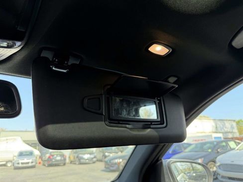 Used 2018 Mercedes-Benz GLC 300 4MATIC w/ Premium Package image 27