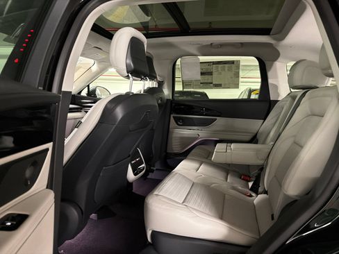 New 2026 Lincoln Nautilus Reserve w/ Jet Appearance Package AWD/4WD image 18