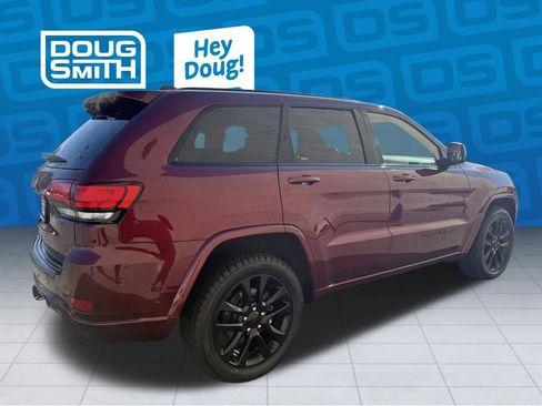 Used 2021 Jeep Grand Cherokee Laredo X image 4