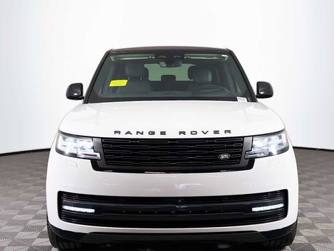 Used 2024 Land Rover Range Rover SE image 2