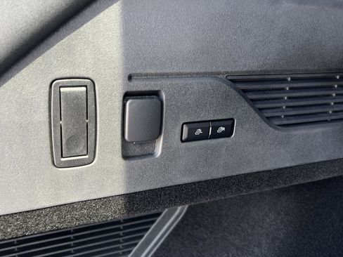 New 2025 Lincoln Nautilus Reserve w/ Jet Appearance Package image 34