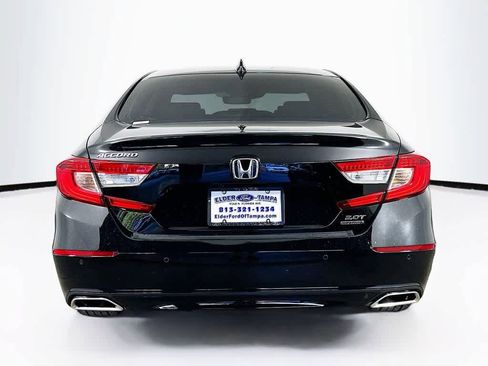 Used 2018 Honda Accord Touring image 5