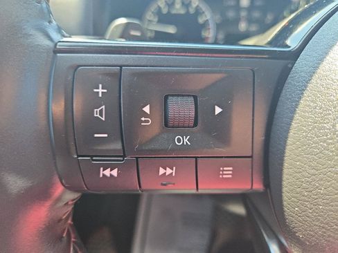 Used 2024 Nissan Pathfinder SL w/ Cargo Package AWD/4WD image 18