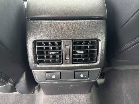 Used 2017 Subaru Outback 3.6R Limited image 17