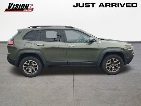 Used 2020 Jeep Cherokee Trailhawk image 4