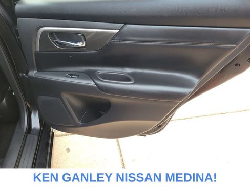 Used 2013 Nissan Altima 2.5 SL w/ 2.5 Moonroof Pkg FWD image 49