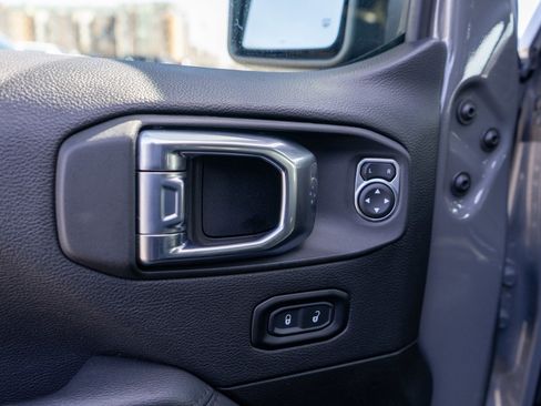 Used 2023 Jeep Wrangler Unlimited Sahara image 15