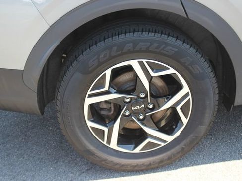 Used 2024 Kia Sportage LX AWD/4WD image 35