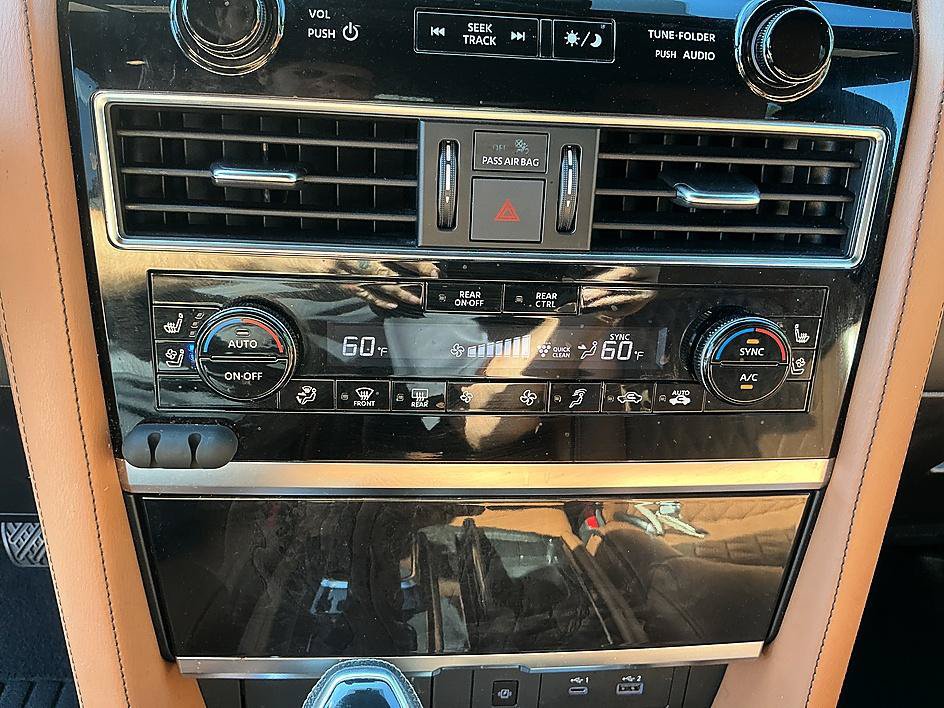 Used 2022 INFINITI QX80 Sensory w/ Cargo Package AWD/4WD image 18