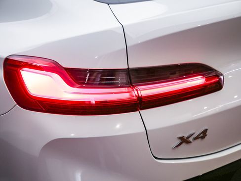 Certified 2024 BMW X4 xDrive30i w/ Premium Package AWD/4WD image 12