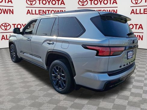 Used 2024 Toyota Sequoia Platinum AWD/4WD image 7