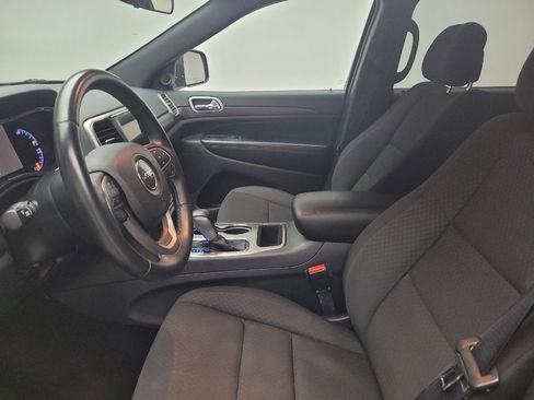 Used 2018 Jeep Grand Cherokee Laredo AWD/4WD image 17