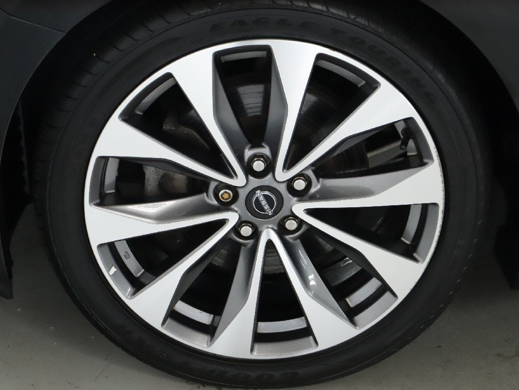 Used 2023 Nissan Maxima Platinum w/ Sport Mat Group FWD image 40