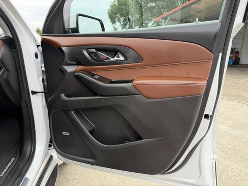 Used 2020 Chevrolet Traverse High Country AWD/4WD image 19