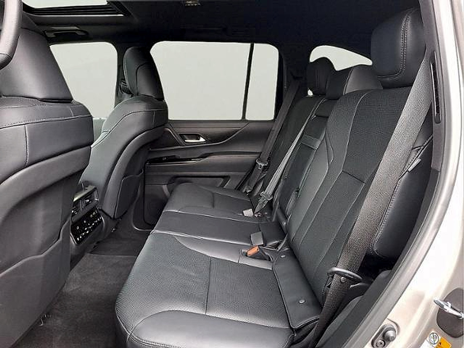 Used 2024 Lexus LX 600 4WD w/ Appearance Package image 8