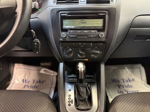 Used 2011 Volkswagen Jetta Sedan image 15