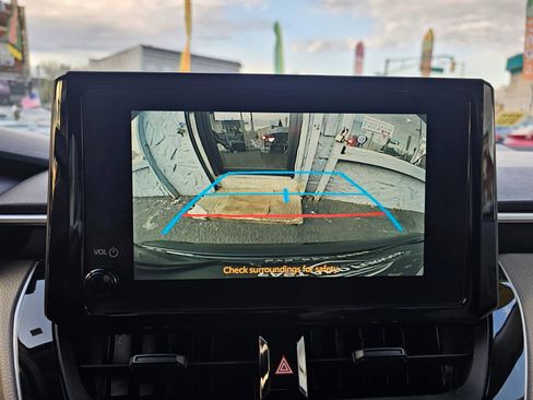 Used 2023 Toyota Corolla LE image 23