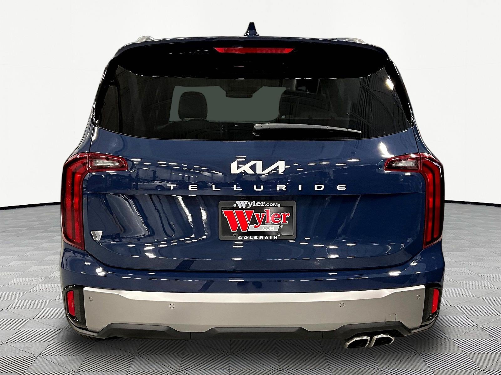 Used 2025 Kia Telluride S FWD image 5