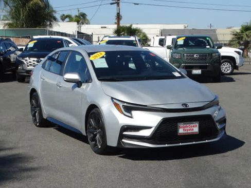 Used 2024 Toyota Corolla SE image 2