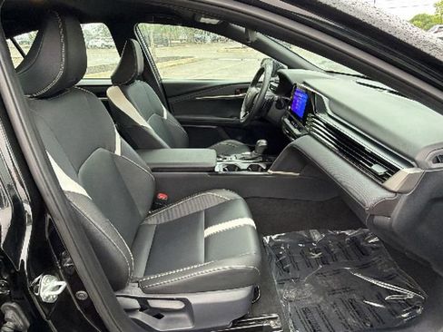 Certified 2025 Toyota Camry SE image 40