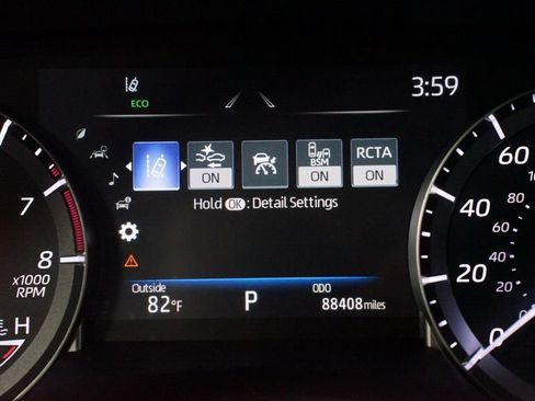 Used 2022 Toyota Highlander XSE FWD image 16