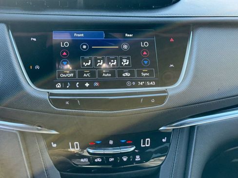 Used 2023 Cadillac XT6 Luxury FWD image 25