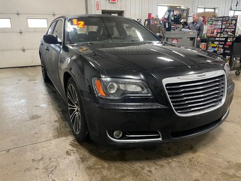 Used 2012 Chrysler 300 S w/ Luxury Group RWD image 4