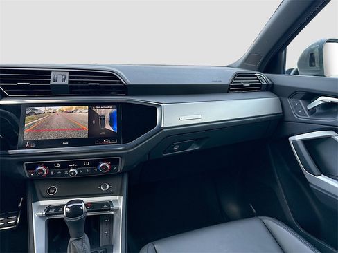 Used 2023 Audi Q3 2.0T Premium Plus w/ Premium Plus Package image 25