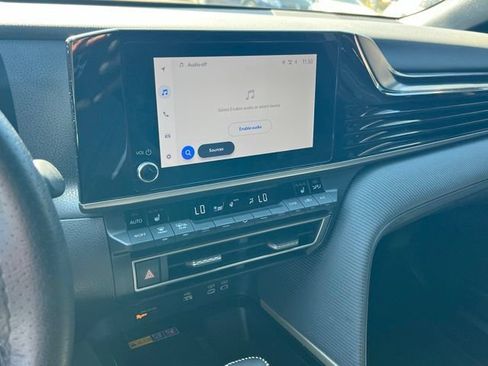 Used 2025 Toyota Camry SE w/ Convenience Package AWD/4WD image 17
