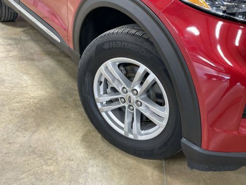 Used 2020 Ford Explorer XLT w/ Equipment Group 202A image 11