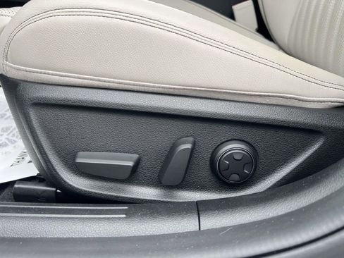 Certified 2023 Genesis G70 2.0T w/ Sport Prestige Package image 19