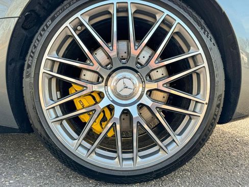 Used 2022 Mercedes-Benz SL 63 AMG 4MATIC w/ AMG Aerodynamic Package image 20