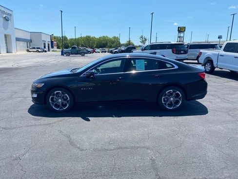 Used 2024 Chevrolet Malibu LT FWD image 2