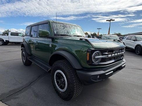 New 2025 Ford Bronco Outer Banks w/ Sasquatch Package image 2