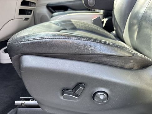 Used 2022 Chrysler Pacifica Touring-L FWD image 13