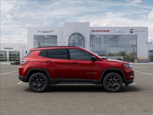 New 2026 Jeep Compass Latitude image 21