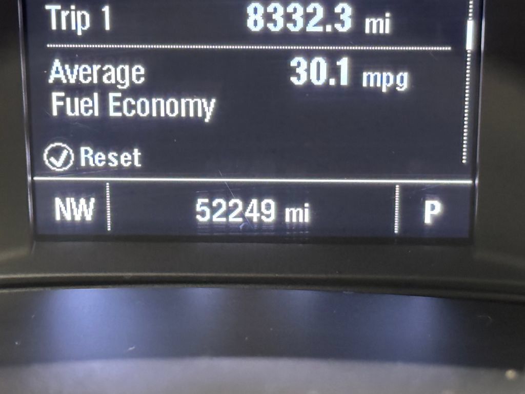 Used 2025 Chevrolet Malibu LT FWD image 17