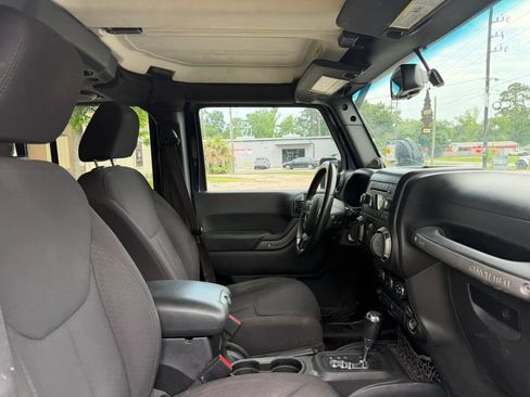 Used 2013 Jeep Wrangler Unlimited Sport AWD/4WD image 12