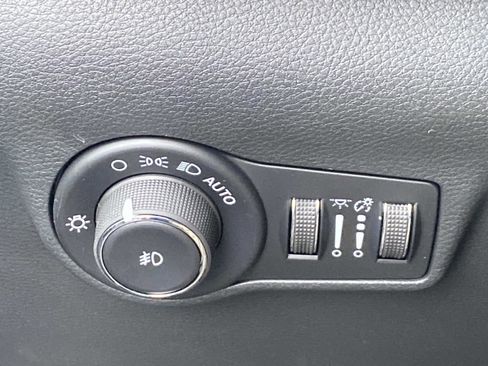 New 2026 Jeep Compass Limited image 14