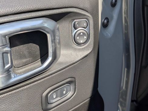 Used 2022 Jeep Gladiator Mojave AWD/4WD image 19