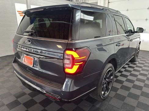 Used 2024 Ford Expedition Limited AWD/4WD image 9