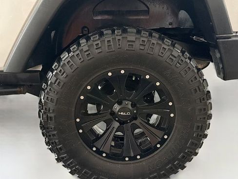 Used 2017 Jeep Wrangler Sport AWD/4WD image 28
