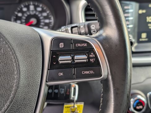 Used 2019 Kia Sorento S image 17