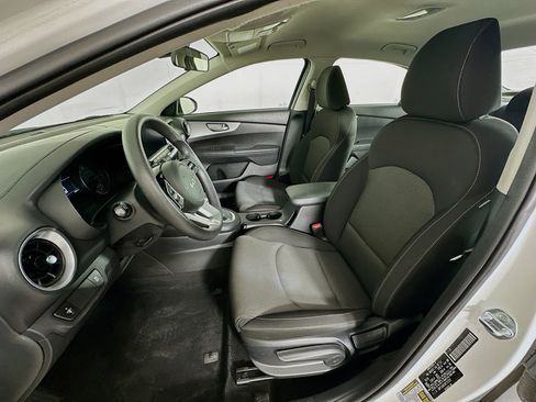 Used 2024 Kia Forte LXS FWD image 13
